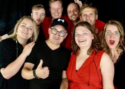 Bekendmaking van de eerste band: Level Up!
