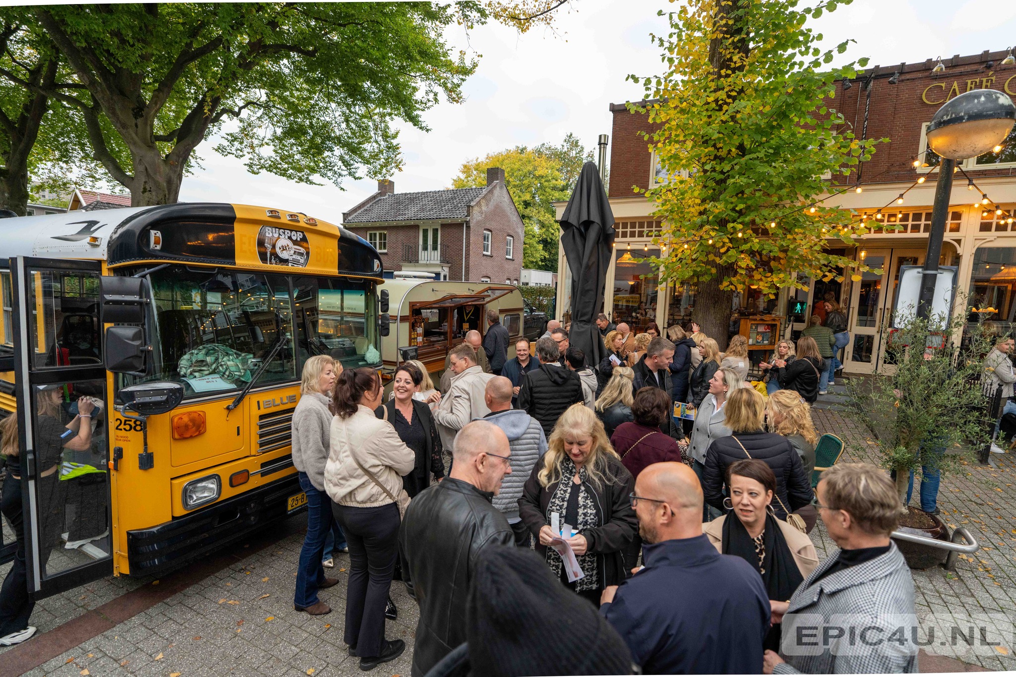 buspop-emmen-op-zoek-naar-sponsoren
